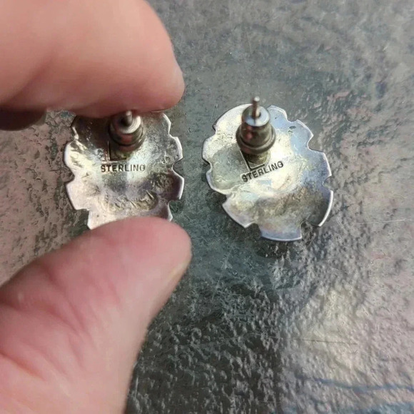 Navajo Silver Onyx Earrings - Picture 2 of 5